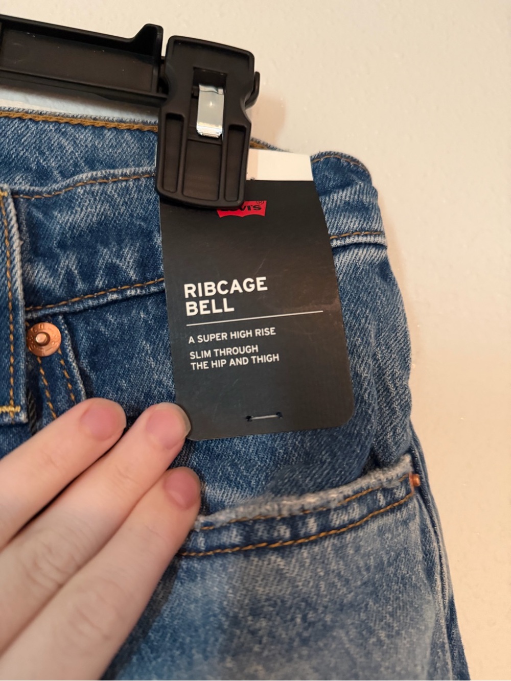 NWT Levi's Ribcage Bell High Rise Flare Jeans Medium Wash - 29x34 TALL - Picture 2 of 9